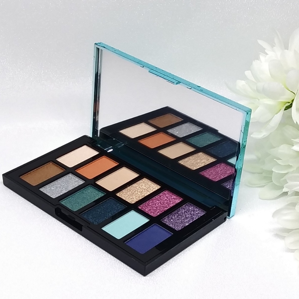 Eyeshadow palette 12 shades Matte,Metallic,Glitter
